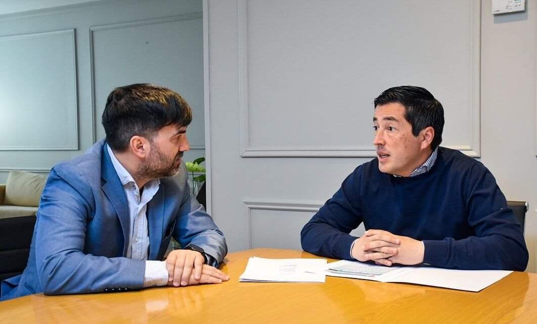 Francisco Echarren: “Con la obra de dragado de nuestra laguna vamos a recuperar 90 hectáreas de agua y 120 de reserva natural para Castelli” Francisco Echarren: “Con la obra de dragado de nuestra laguna vamos a recuperar 90 hectáreas de agua y 120 de reserva natural para Castelli”