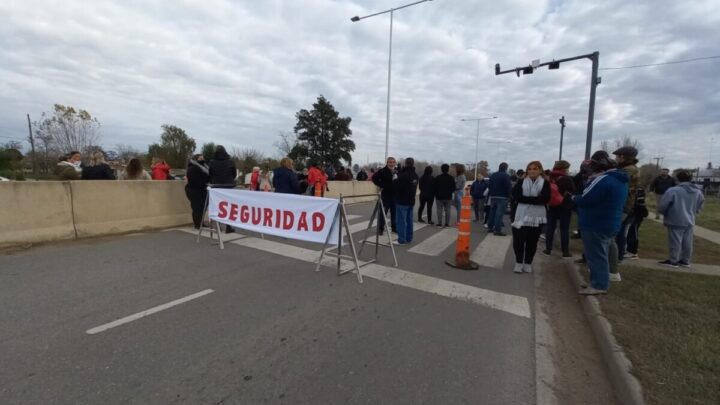 GRAL BELGRANO: Vecinos cortan la ruta 41 solicitando a las autoridades mayor seguridad vial