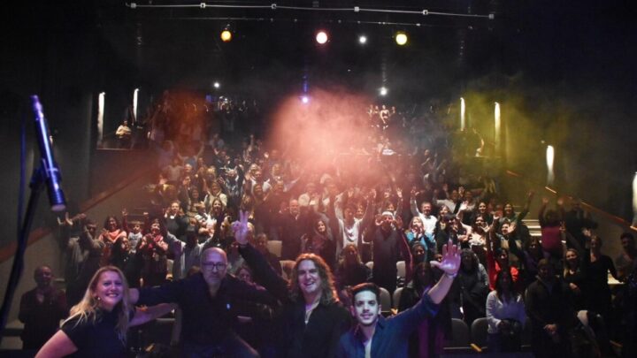 CASTELLI: Noche a puro Rock Nacional en el Cine Teatro Avenida