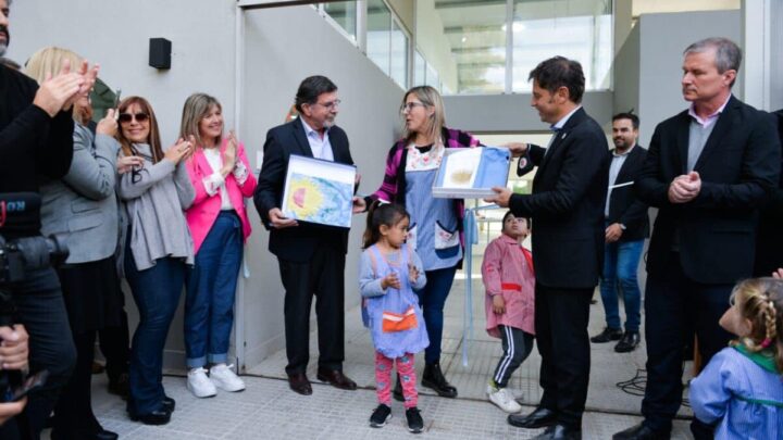 MONTE: Kicillof entregó 130 escrituras e inauguraron el Jardín de infantes 910