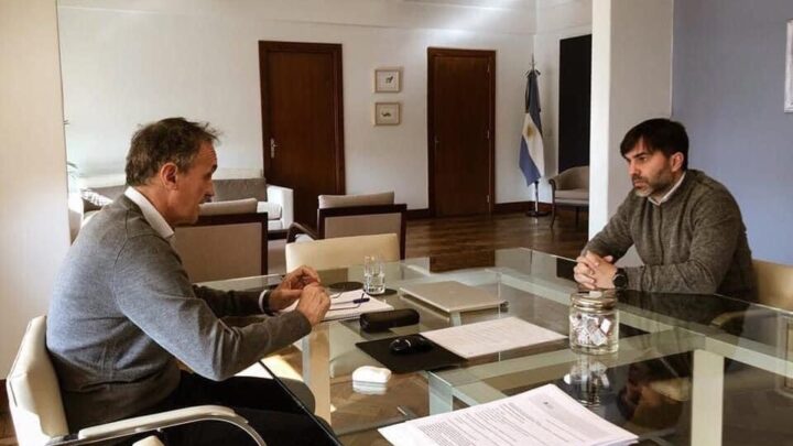 CASTELLI: Anunciaron la construcción de un microestadio municipal