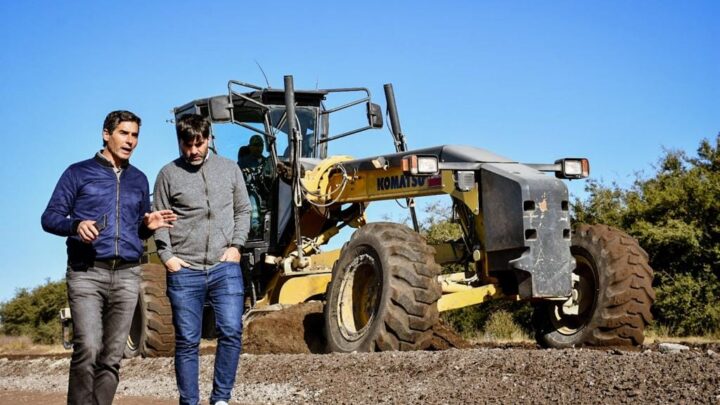 CASTELLI: Echarren recibió al Director de Vialidad Provincial para recorrer obras que benefician al campo