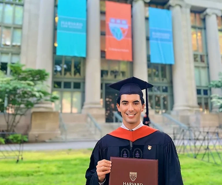 El belgranense Laureano Genin graduado en Harvard, la Universidad mas prestigiosa del mundo