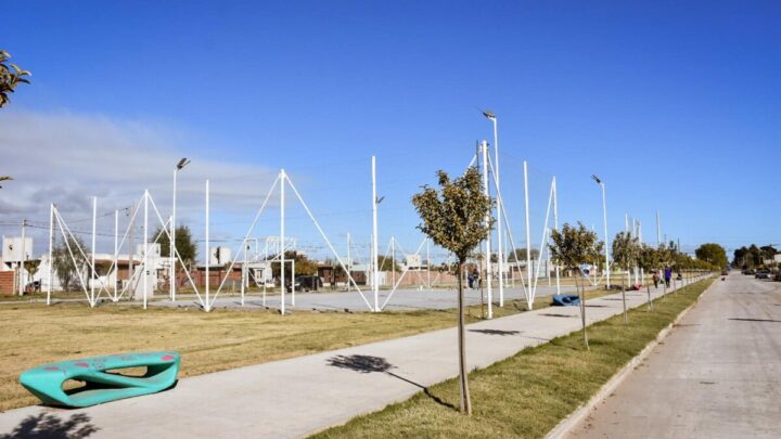 Echarren y el Ministro Zabaleta inauguran obras en Castelli.