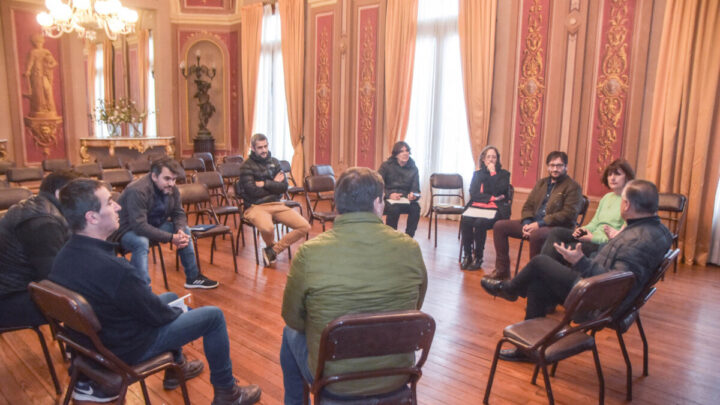 LAS FLORES: Junto a todos los sectores políticos, se puso en marcha el presupuesto participativo municipal