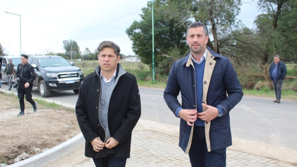 SEBASTIAN WALKER: “Cumplimos con desarrollar un circulo virtuoso que genera trabajo, desarrollo y una mejor ciudad” SEBASTIAN WALKER: “Cumplimos con desarrollar un circulo virtuoso que genera trabajo, desarrollo y una mejor ciudad”