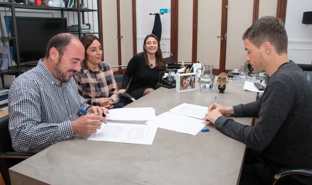 RANCHOS: Álvarez firma convenio para iniciar obras de infraestructura en el Sector Industrial Planificado RANCHOS: Álvarez firma convenio para iniciar obras de infraestructura en el Sector Industrial Planificado