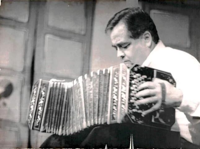LAS FLORES: Adiós al queridísimo bandoneonista “Fermín Enríquez” LAS FLORES: Adiós al queridísimo bandoneonista “Fermín Enríquez”