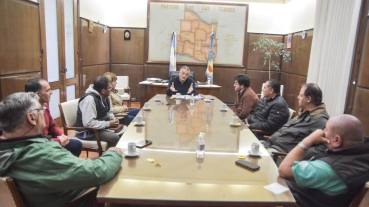 LAS FLORES: Se acordó con los gremios un aumento salarial y un bono para municipales