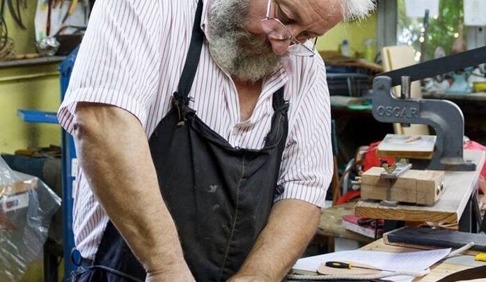 PILA: El reconocido artesano Miguel Silvestri dictará un Taller de Marroquinería en Casa de La Cultura