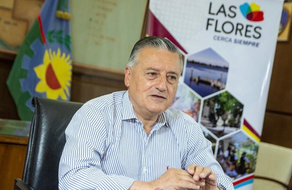 LAS FLORES: El Intendente Gelené realizó gestiones para que los comercios adhieran al Plan “Ahora 30”