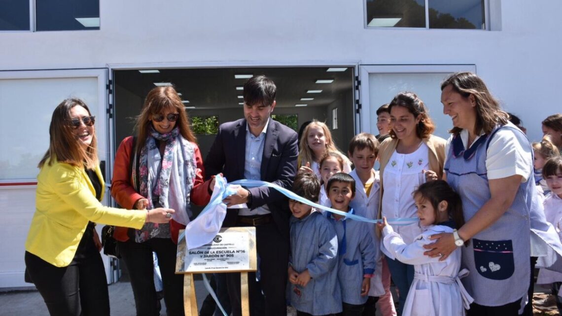 CASTELLI: Quedo inaugurada la sala de usos múltiples de la Escuela n°16 y el Jardín n°905 CASTELLI: Quedo inaugurada la sala de usos múltiples de la Escuela n°16 y el Jardín n°905