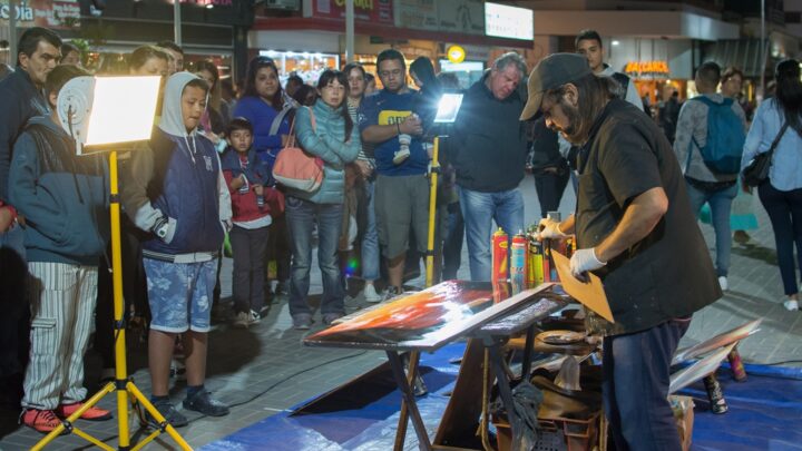 VILLA GESELL: Convocan a los Artistas Callejeros a formar parte de la temporada 2023