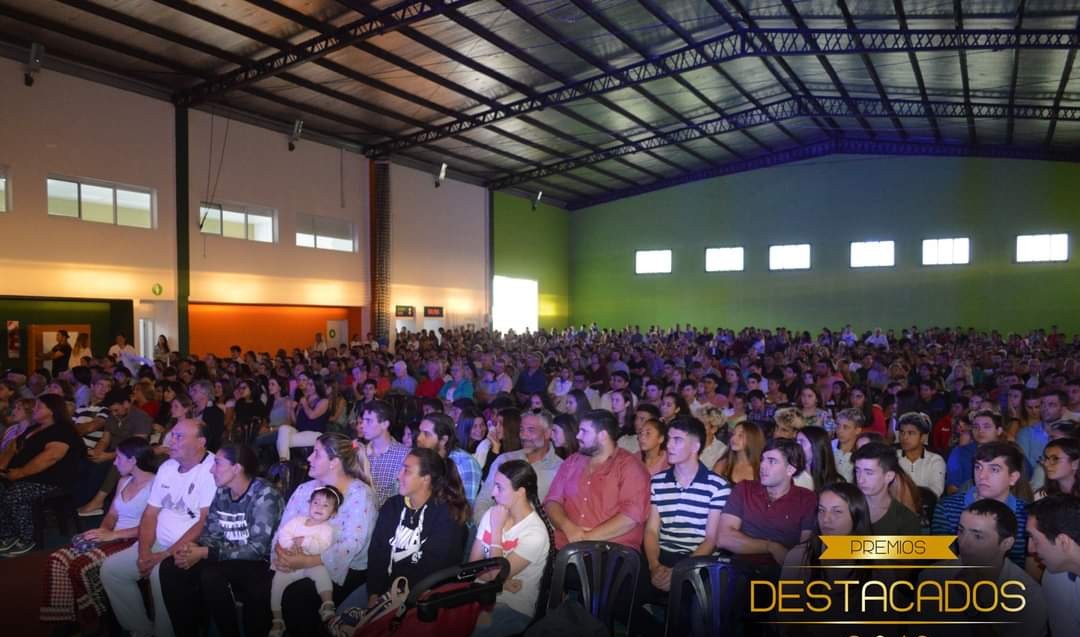 Premios Destacados 2022: más de 500 Castellenses recibirán su reconocimiento Premios Destacados 2022: más de 500 Castellenses recibirán su reconocimiento
