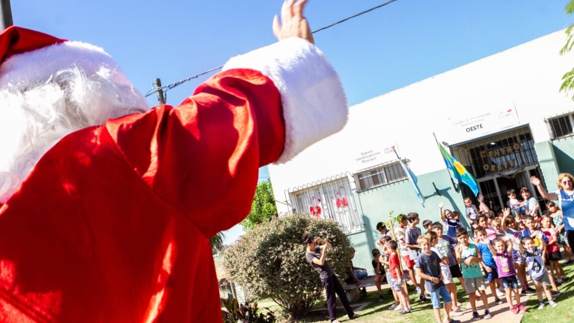 LAS FLORES: Los Centros de Promoción Comunitaria se colmaron de alegría con la visita de Papá Noel