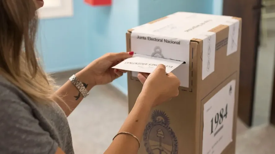 Una encuesta marca un partido empatado entre Frente de Todos y Juntos