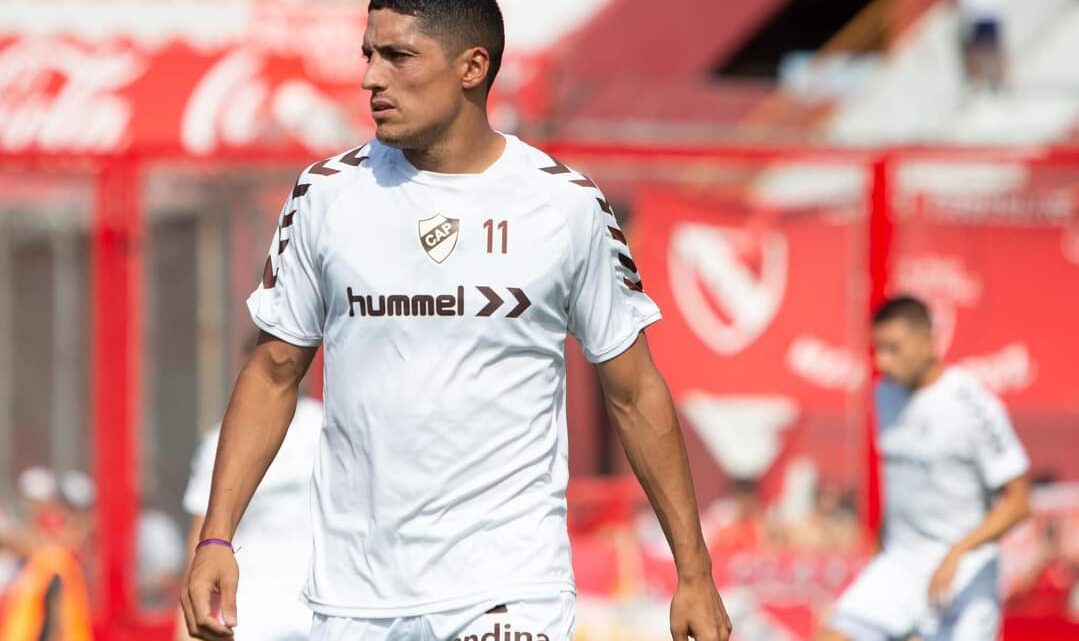 El ranchero Nico Castro anotó el primer gol de Platense en el triunfo 2 a 1 contra independiente El ranchero Nico Castro anotó el primer gol de Platense en el triunfo 2 a 1 contra independiente