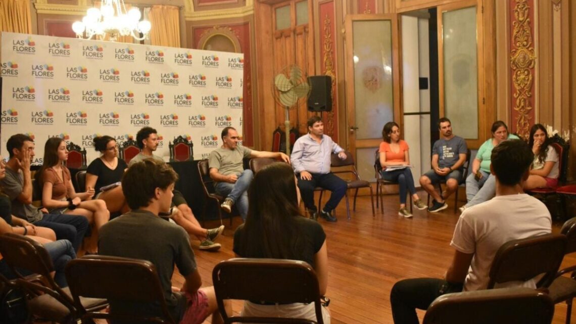 LAS FLORES: Jóvenes florenses se suman al debate sobre la nocturnidad en el distrito LAS FLORES: Jóvenes florenses se suman al debate sobre la nocturnidad en el distrito