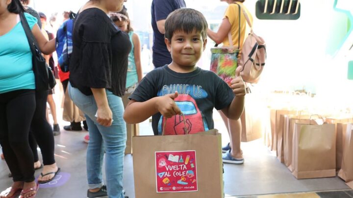 CASTELLI: Entregan mas de 500 kit escolares generando más igualdad en el comienzo del ciclo lectivo