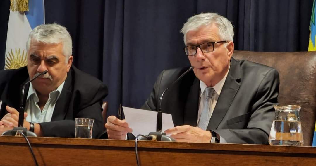 Con un deslucido discurso Dinapoli dio inició al período de sesiones ordinarias del HDC Con un deslucido discurso Dinapoli dio inició al período de sesiones ordinarias del HDC