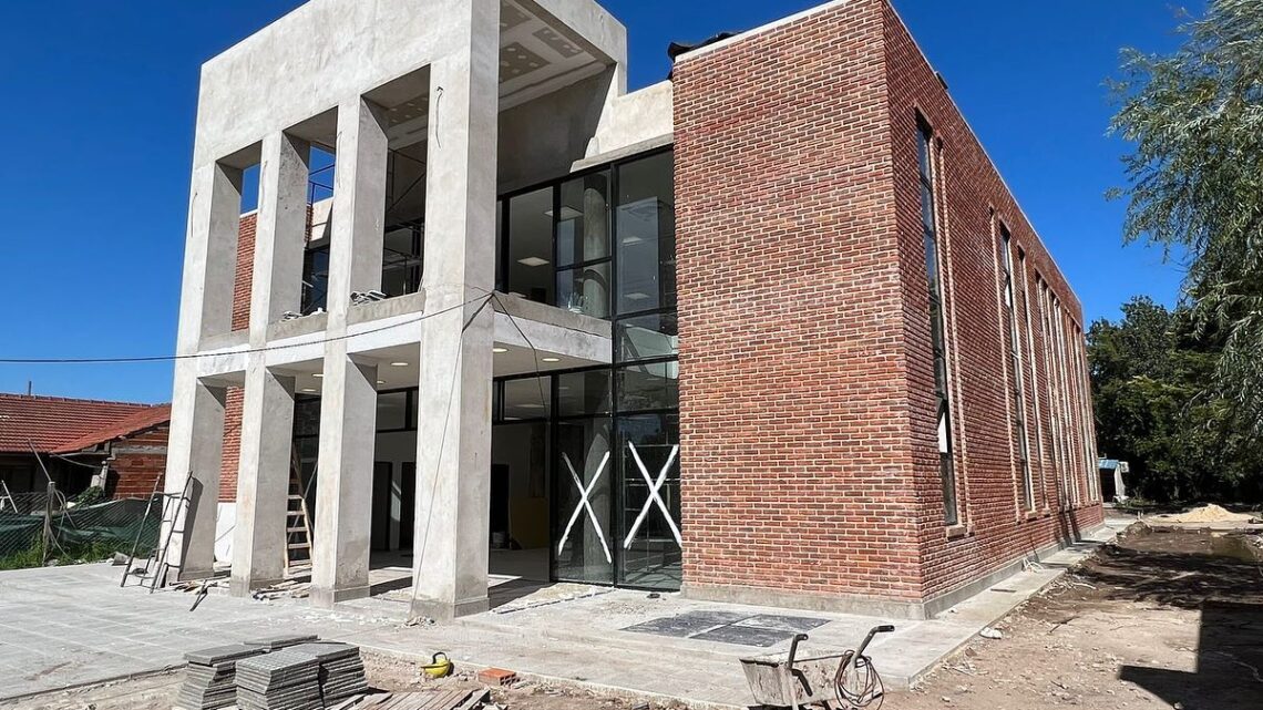 CASTELLI: en su tramo final la obra de la Casa de la Provincia