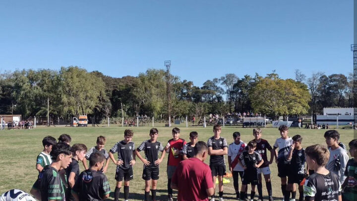 River Plate llego a Castelli y realizó una prueba a más de 200 chicos de la ciudad y la región