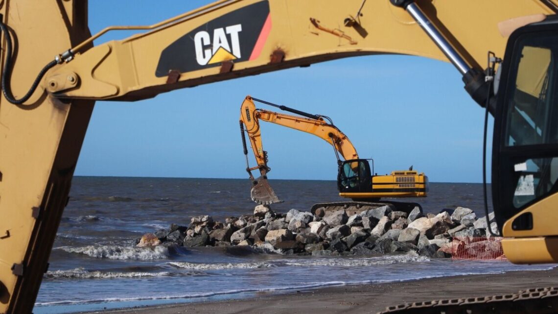 Avanza la obra de protección del frente costero de Las Toninas