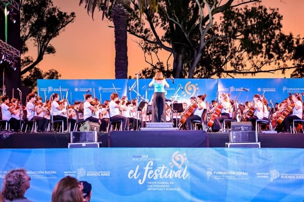 La Orquesta Escuela de Chascomús tocará el himno en la Quinta de Olivos y será transmitido por la TV Pública La Orquesta Escuela de Chascomús tocará el himno en la Quinta de Olivos y será transmitido por la TV Pública