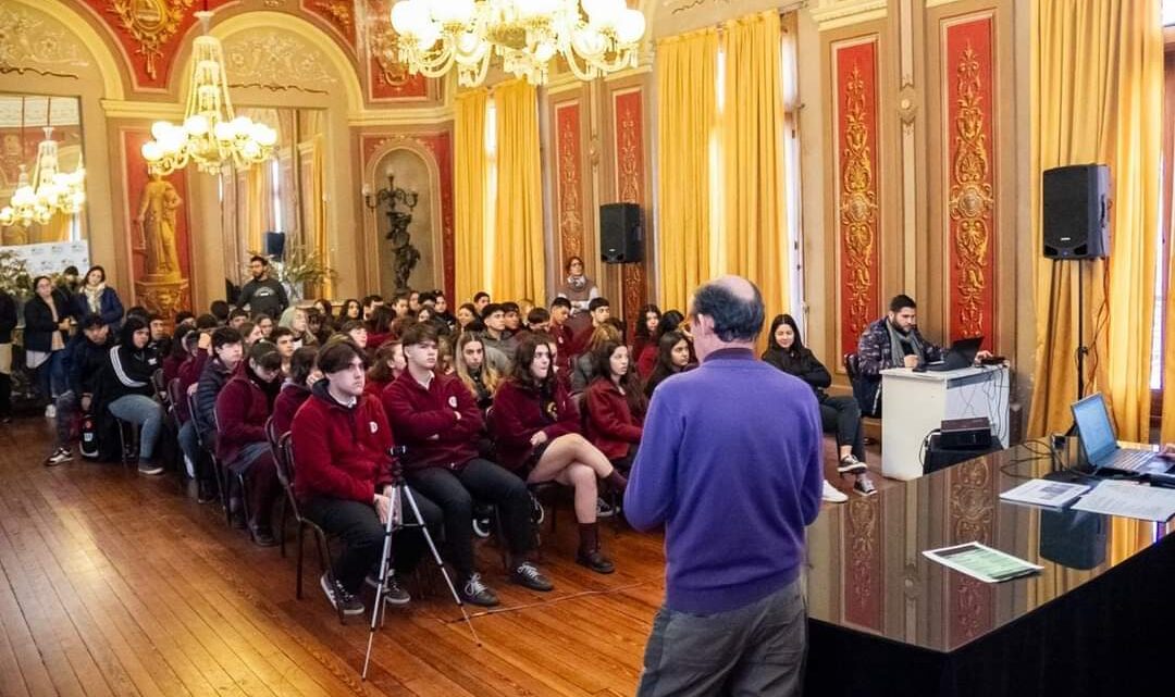 LAS FLORES: Están en marcha las actividades por la “Semana del ambiente” LAS FLORES: Están en marcha las actividades por la “Semana del ambiente”