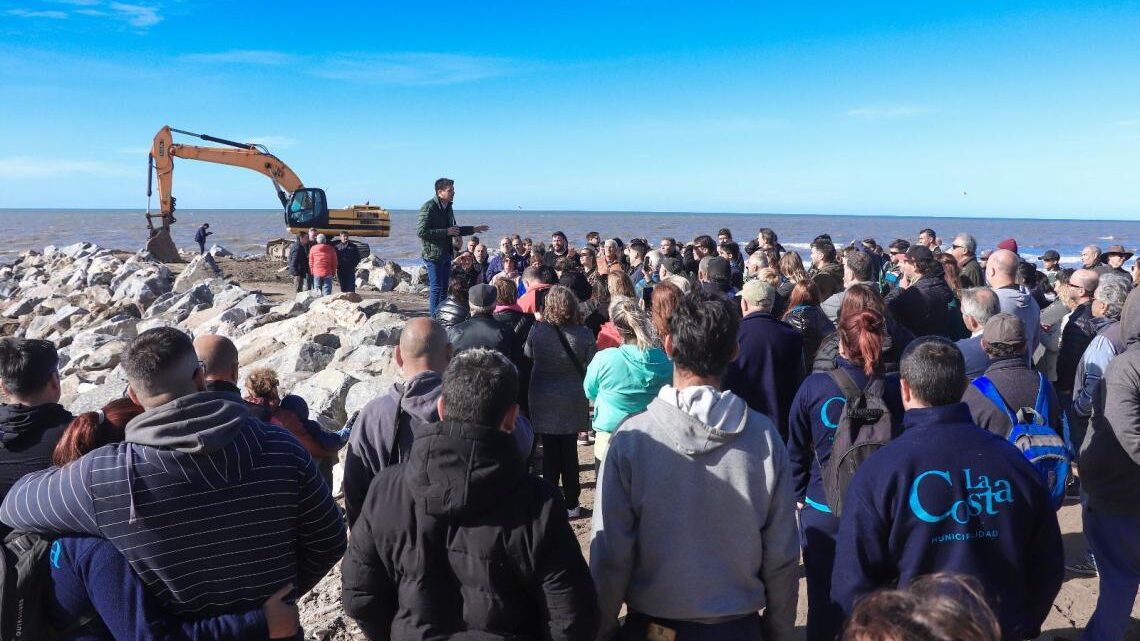 Una obra histórica para La Costa: avanza la protección del frente costero de Las Toninas Una obra histórica para La Costa: avanza la protección del frente costero de Las Toninas