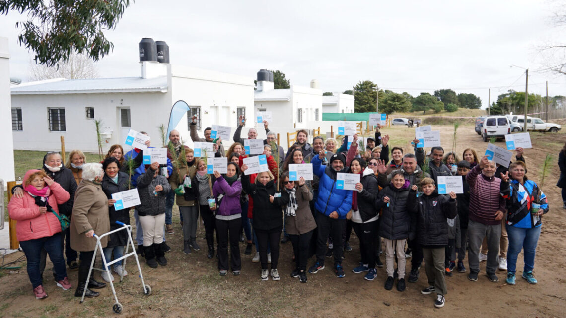 Villa Gesell”: 22 familias recibieron las primeras casas del proyecto “72 Viviendas La Carmencita” Villa Gesell”: 22 familias recibieron las primeras casas del proyecto “72 Viviendas La Carmencita”
