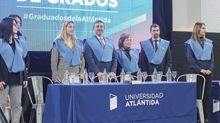 Más de 50 nuevos profesionales recibieron sus diplomas en la Colación de Grados de la Universidad Atlántida Argentina