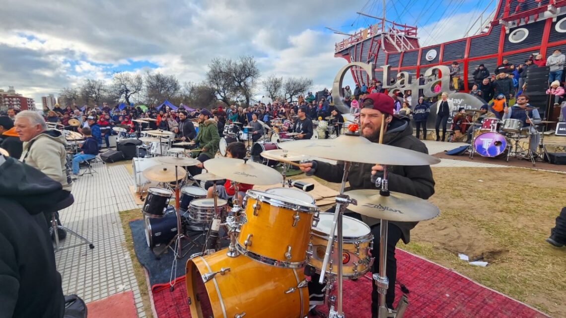 La Costa celebró el Día del Baterista con una multitudinaria convocatoria de músicos La Costa celebró el Día del Baterista con una multitudinaria convocatoria de músicos