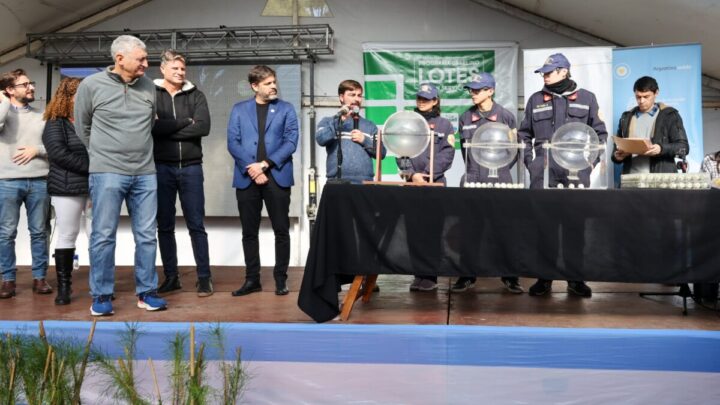 Villa Gesell: se entregaron viviendas y se otorgaron lotes con servicios financiados por el Gobierno Nacional