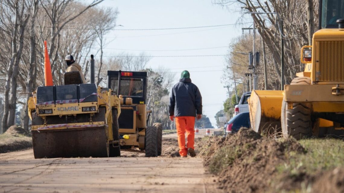 LA COSTA: Comenzaron los trabajos de la segunda etapa de 30 nuevas cuadras de asfalto en la Avenida Naval de San Clemente LA COSTA: Comenzaron los trabajos de la segunda etapa de 30 nuevas cuadras de asfalto en la Avenida Naval de San Clemente