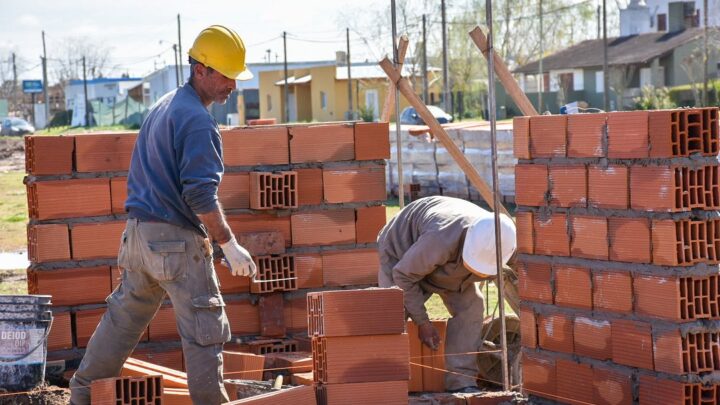 CASTELLI: avanza la construcción de 84 viviendas, una política publica que es prioridad de la gestión Echarren