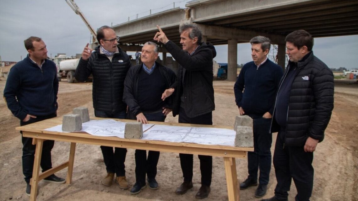 El intendente Gelené recorrió obras junto al ministro Gabriel Katopodis El intendente Gelené recorrió obras junto al ministro Gabriel Katopodis
