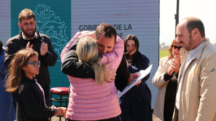 RANCHOS: Con 248 viviendas en ejecución, el municipio entrego 10 nuevos hogares en Villanueva