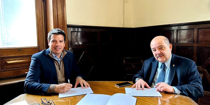 LA COSTA: El Intendente firmó un convenio de cooperación con la Universidad Nacional de La Plata