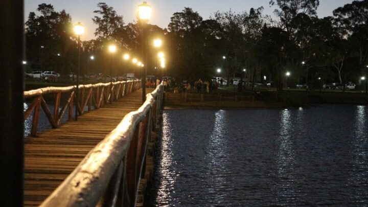 CASTELLI: la Laguna la Rosita volvió a tener Muelle y por primera vez iluminado
