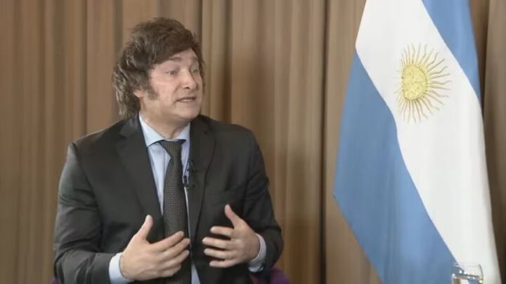 Milei sobre los créditos UVA: “Si usted tomó una decisión incorrecta, se tiene que hacer cargo”