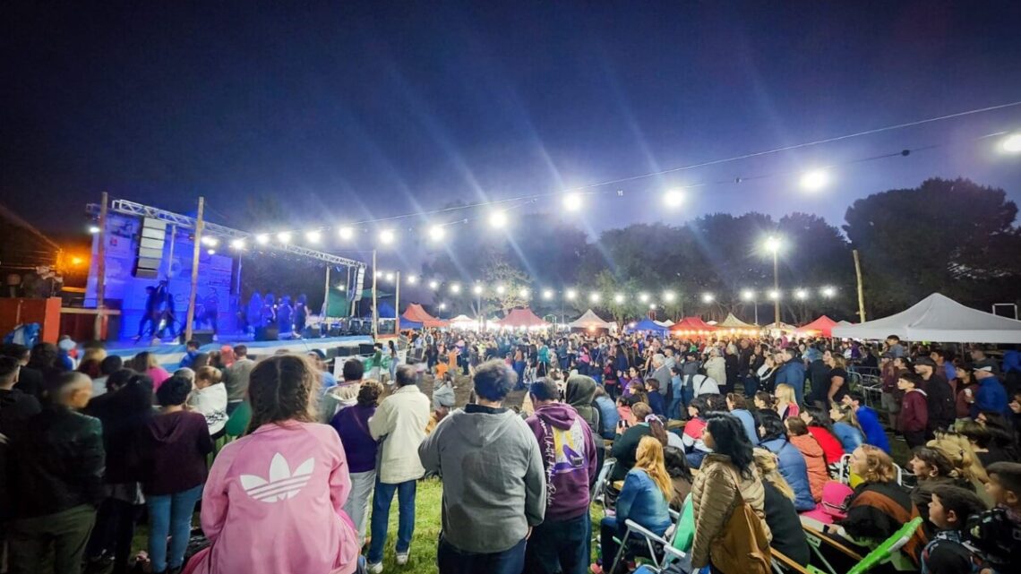 Una multitud disfrutó de la 4ª Fiesta de la Empanada Costera en Villa Clelia