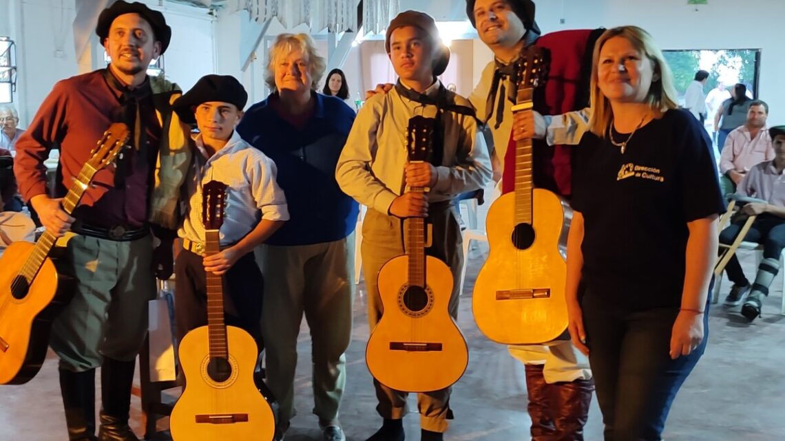 Casalins se vistió de fiesta por el mes de la Tradición