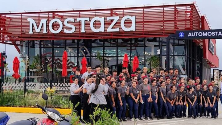 DOLORES: se inauguró la nueva sucursal de Mostaza la cadena argentina de comida rápida