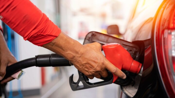 Aumento de combustibles: 37% tras las medidas económicas de Milei