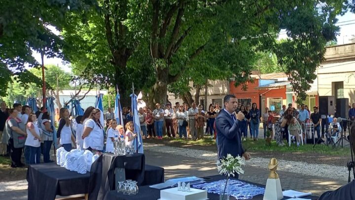 Walker festejo el cumple de Pila con aumento y bono