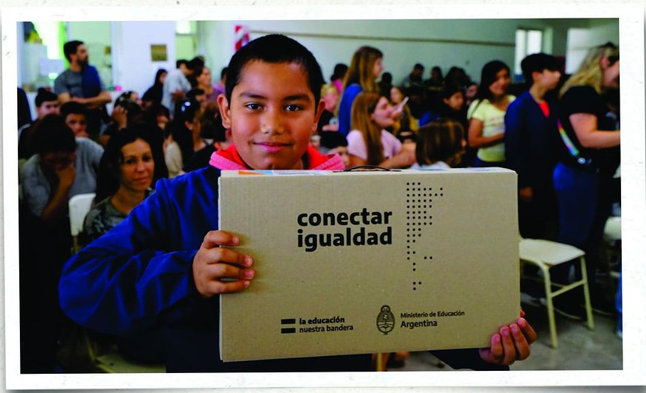 VILLA GESELL: Conectar Igualdad ya lleva entregadas 1192 computadoras a estudiantes VILLA GESELL: Conectar Igualdad ya lleva entregadas 1192 computadoras a estudiantes