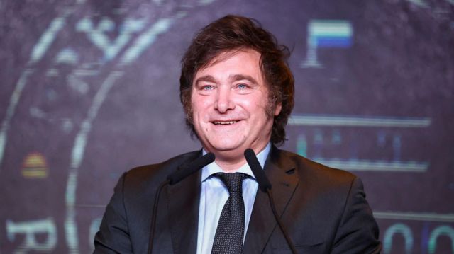 Milei confirmó un bono de 10 mil pesos para los beneficiarios del Potenciar Trabajo