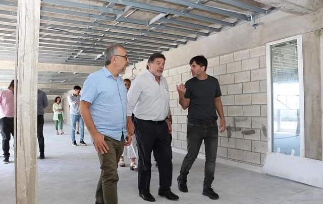 Echarren le mostró a SILEONI el avance de la obra más importante de la educación de Castelli