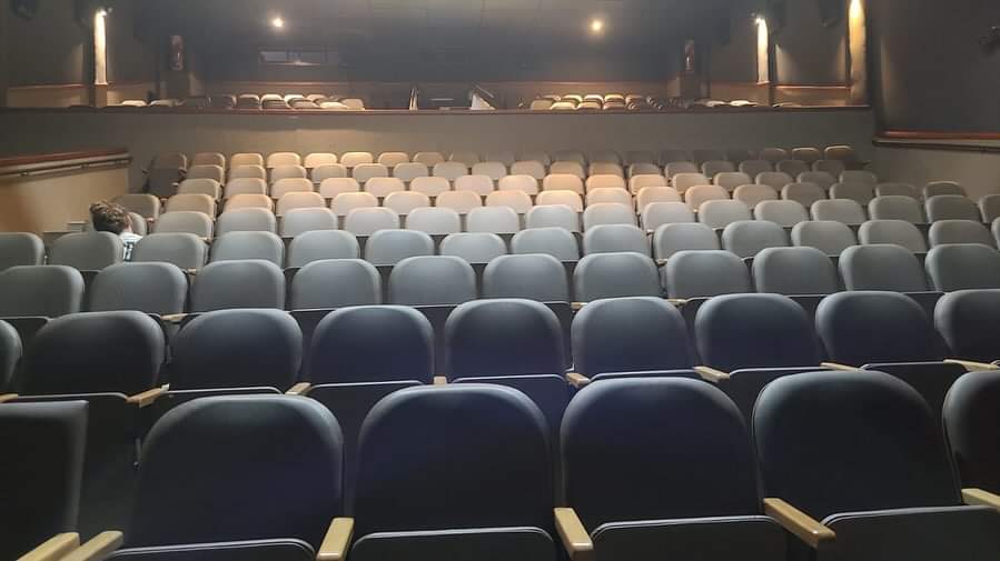 CASTELLI: comenzó la remodelación del Cine Teatro Avenida CASTELLI: comenzó la remodelación del Cine Teatro Avenida